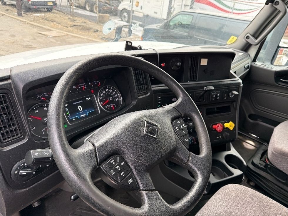 Sleeper Tractor-Heavy Duty Tractors-International-2022-LT625-North Bergen-NJ-450,657\n\t\tmiles-$ 59,000 - Image 11