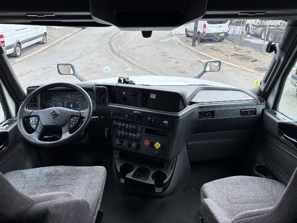 Sleeper Tractor-Heavy Duty Tractors-International-2022-LT625-North Bergen-NJ-450,657\n\t\tmiles-$ 59,000 - Image 12