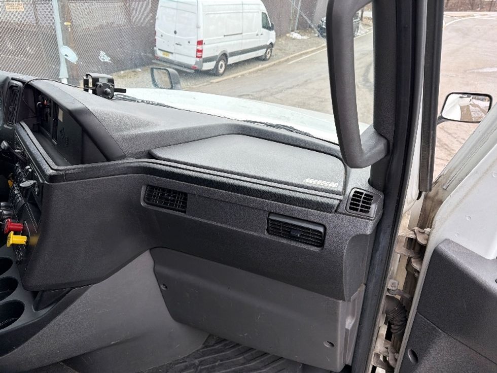 Sleeper Tractor-Heavy Duty Tractors-International-2022-LT625-North Bergen-NJ-450,657\n\t\tmiles-$ 59,000 - Image 14