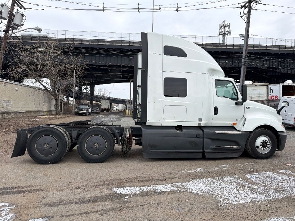 Sleeper Tractor-Heavy Duty Tractors-International-2022-LT625-North Bergen-NJ-450,657\n\t\tmiles-$ 59,000 - Image 8