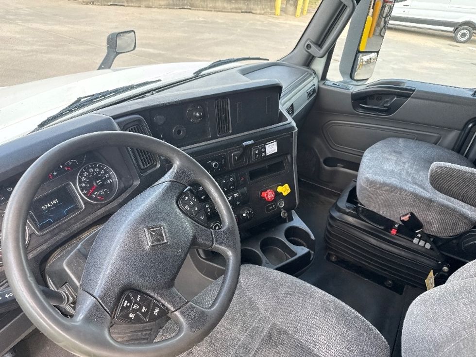Sleeper Tractor-Heavy Duty Tractors-International-2022-LT625-Ocala-FL-574,142\n\t\tmiles-$ 46,750 - Image 10