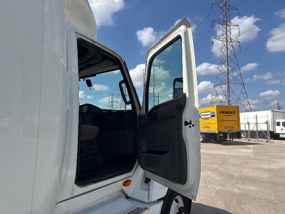 Sleeper Tractor-Heavy Duty Tractors-International-2022-LT625-Ocala-FL-574,142\n\t\tmiles-$ 46,750 - Image 13