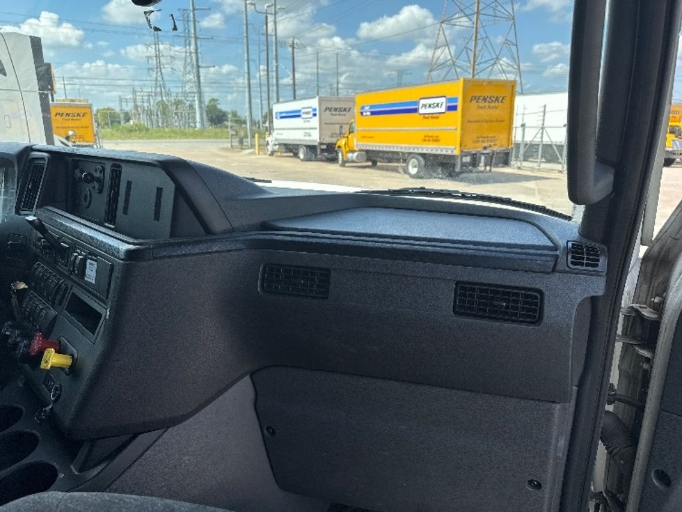 Sleeper Tractor-Heavy Duty Tractors-International-2022-LT625-Ocala-FL-574,142\n\t\tmiles-$ 46,750 - Image 14