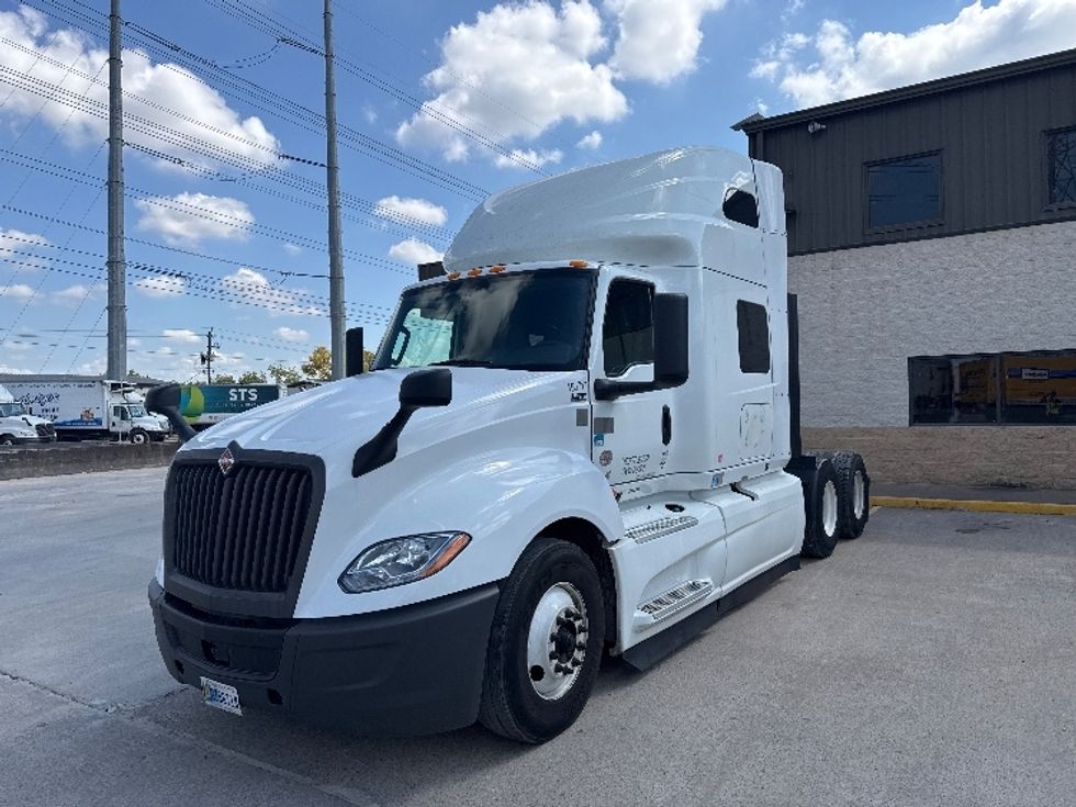 Sleeper Tractor-Heavy Duty Tractors-International-2022-LT625-Ocala-FL-574,142\n\t\tmiles-$ 46,750 - Image 3