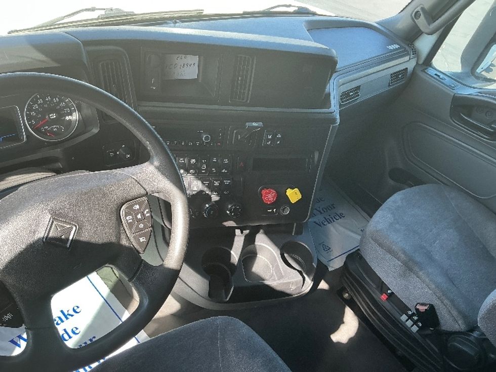 Sleeper Tractor-Heavy Duty Tractors-International-2022-LT625-Ogden-UT-308,875\n\t\tmiles-$ 82,500 - Image 11