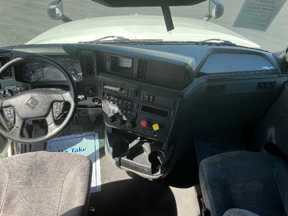 Sleeper Tractor-Heavy Duty Tractors-International-2022-LT625-Ogden-UT-308,875\n\t\tmiles-$ 82,500 - Image 12