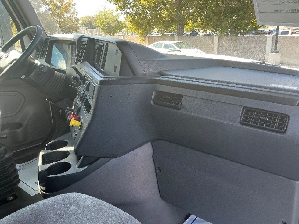 Sleeper Tractor-Heavy Duty Tractors-International-2022-LT625-Ogden-UT-308,875\n\t\tmiles-$ 82,500 - Image 15