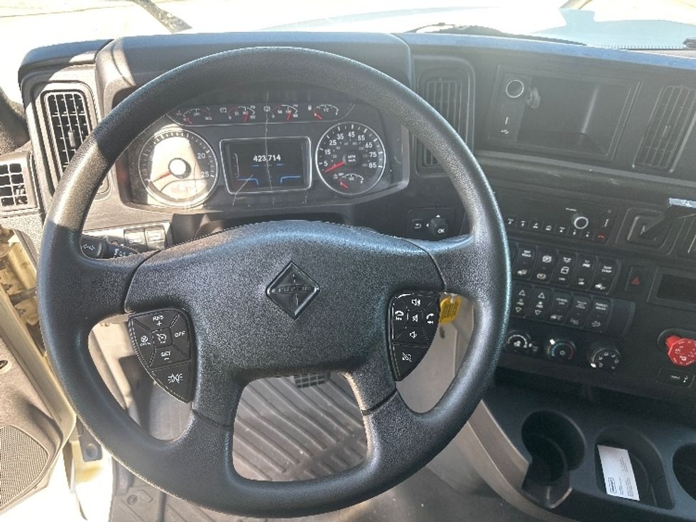 Sleeper Tractor-Heavy Duty Tractors-International-2022-LT625-Omaha-NE-423,971\n\t\tmiles-$ 46,750 - Image 11