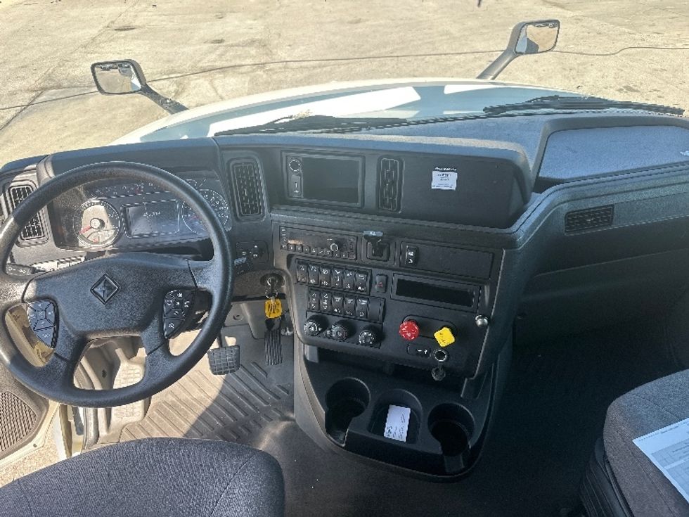 Sleeper Tractor-Heavy Duty Tractors-International-2022-LT625-Omaha-NE-423,971\n\t\tmiles-$ 46,750 - Image 12