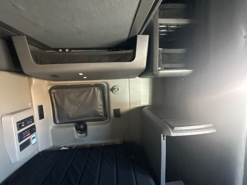 Sleeper Tractor-Heavy Duty Tractors-International-2022-LT625-Omaha-NE-423,971\n\t\tmiles-$ 46,750 - Image 18