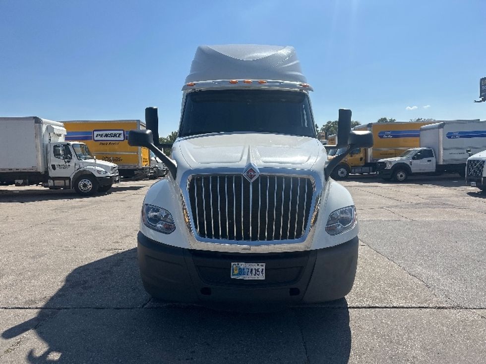 Sleeper Tractor-Heavy Duty Tractors-International-2022-LT625-Omaha-NE-423,971\n\t\tmiles-$ 46,750 - Image 2