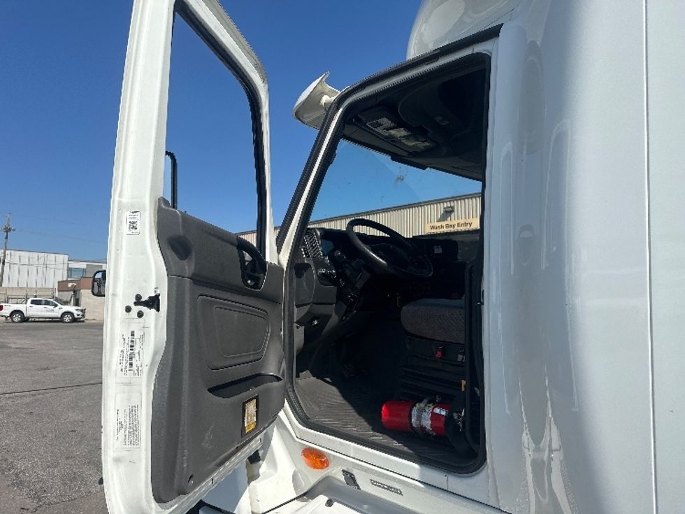 Sleeper Tractor-Heavy Duty Tractors-International-2022-LT625-Omaha-NE-423,971\n\t\tmiles-$ 46,750 - Image 9