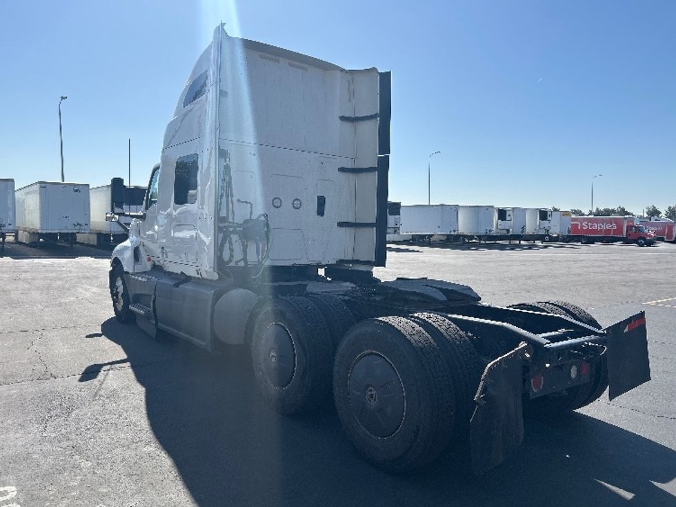 Sleeper Tractor-Heavy Duty Tractors-International-2022-LT625-Ontario-CA-450,853\n\t\tmiles-$ 73,750 - Image 5