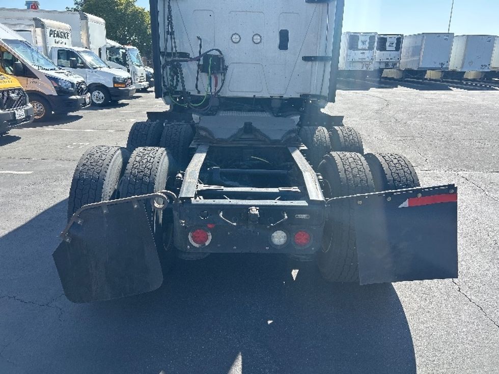 Sleeper Tractor-Heavy Duty Tractors-International-2022-LT625-Ontario-CA-450,853\n\t\tmiles-$ 73,750 - Image 6