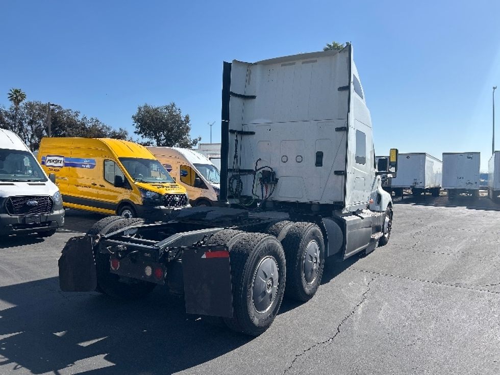 Sleeper Tractor-Heavy Duty Tractors-International-2022-LT625-Ontario-CA-450,853\n\t\tmiles-$ 73,750 - Image 7