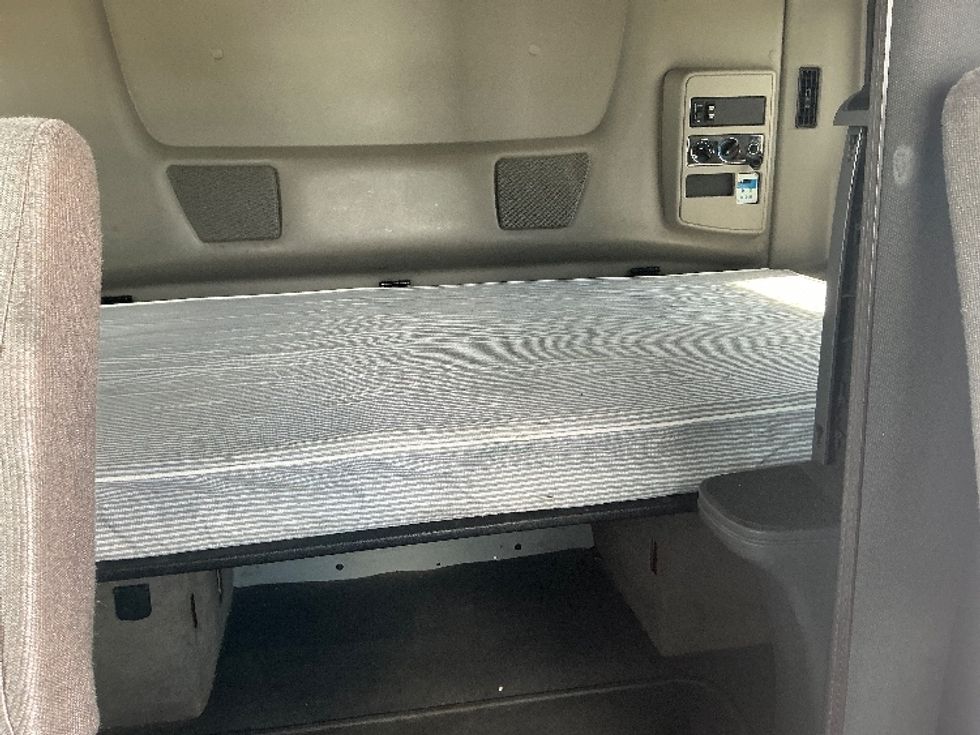 Sleeper Tractor-Heavy Duty Tractors-International-2022-LT625-Orlando-FL-304,679\n\t\tmiles-$ 72,000 - Image 16