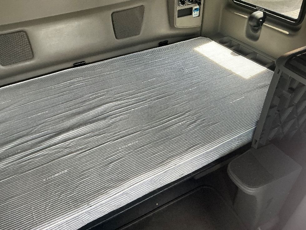 Sleeper Tractor-Heavy Duty Tractors-International-2022-LT625-Orlando-FL-304,679\n\t\tmiles-$ 72,000 - Image 19