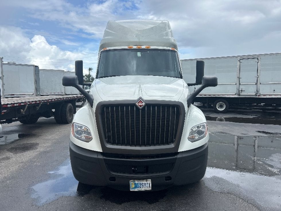 Sleeper Tractor-Heavy Duty Tractors-International-2022-LT625-Orlando-FL-304,679\n\t\tmiles-$ 72,000 - Image 2