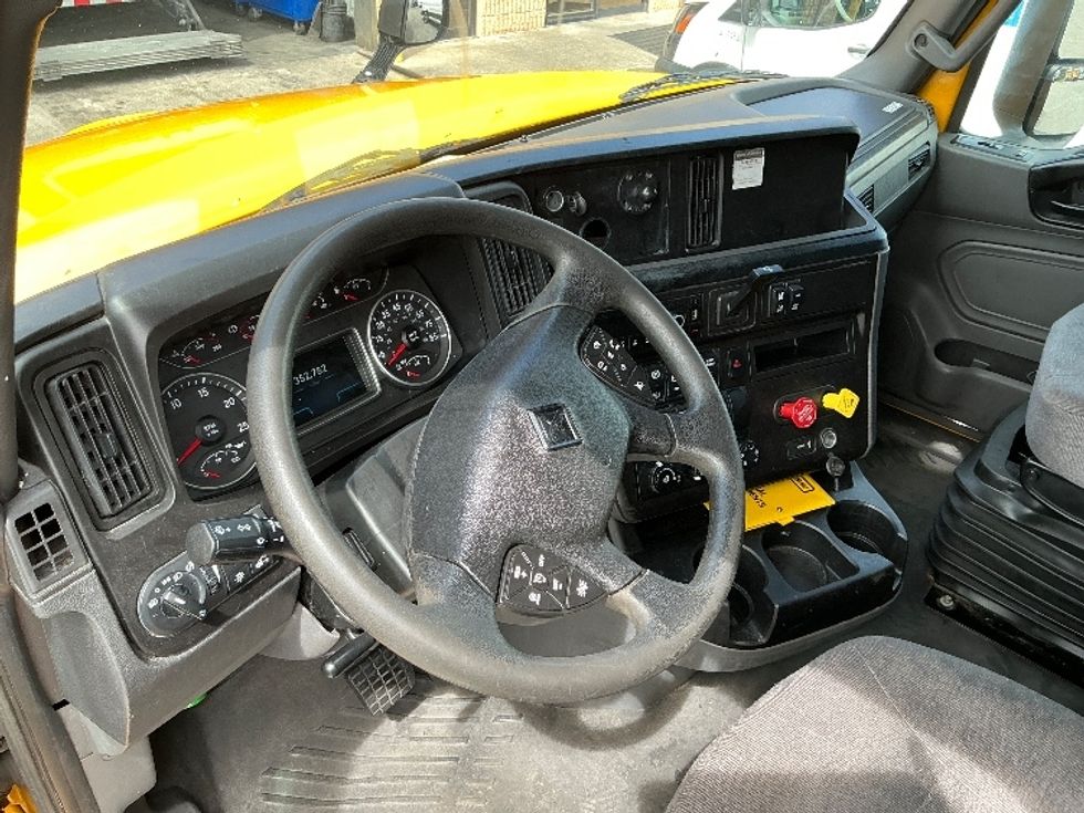 Sleeper Tractor-Heavy Duty Tractors-International-2022-LT625-Orlando-FL-352,782\n\t\tmiles-$ 65,500 - Image 10
