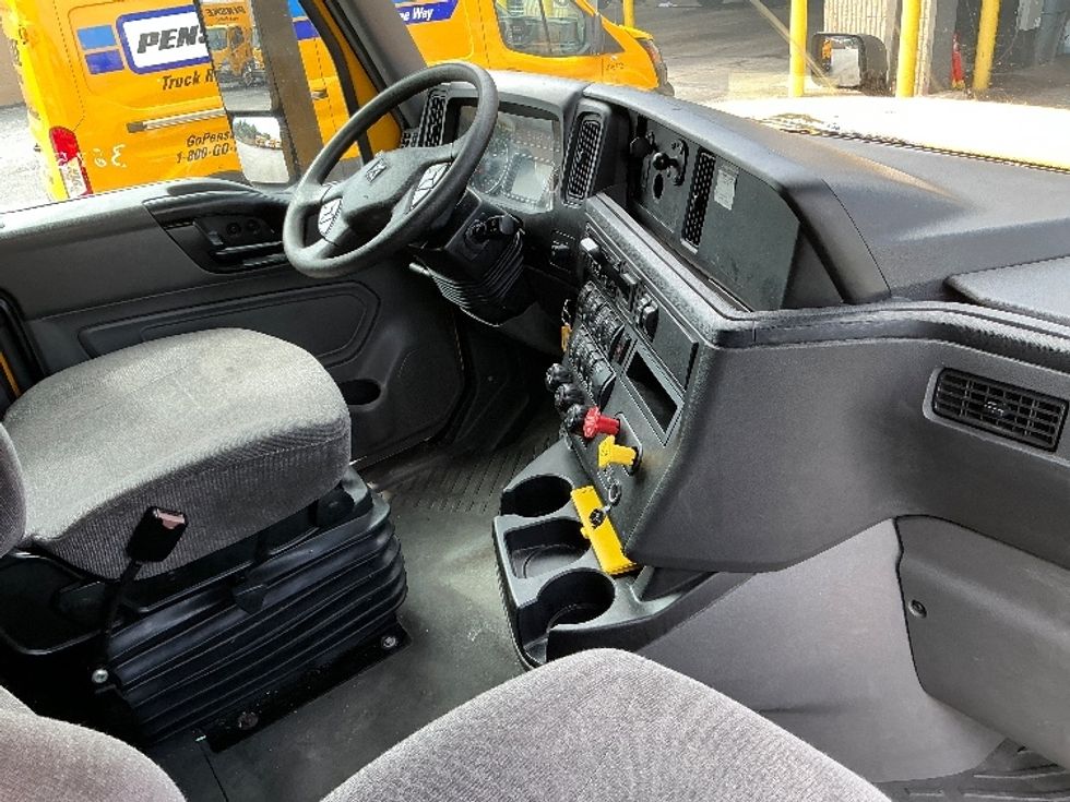 Sleeper Tractor-Heavy Duty Tractors-International-2022-LT625-Orlando-FL-352,782\n\t\tmiles-$ 65,500 - Image 15