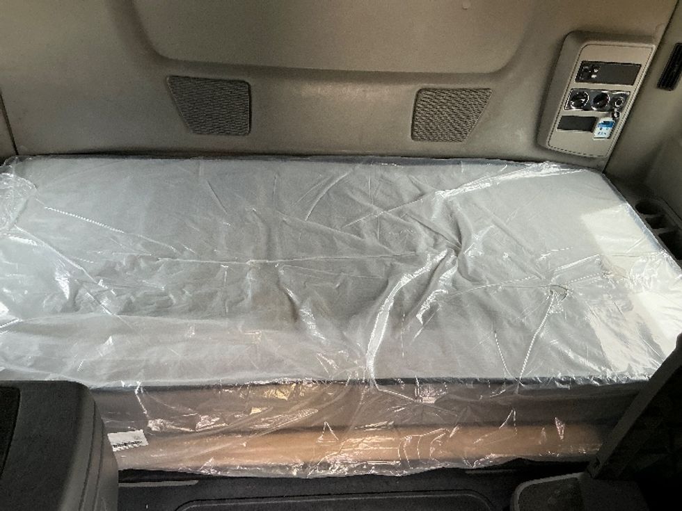 Sleeper Tractor-Heavy Duty Tractors-International-2022-LT625-Orlando-FL-352,782\n\t\tmiles-$ 65,500 - Image 17