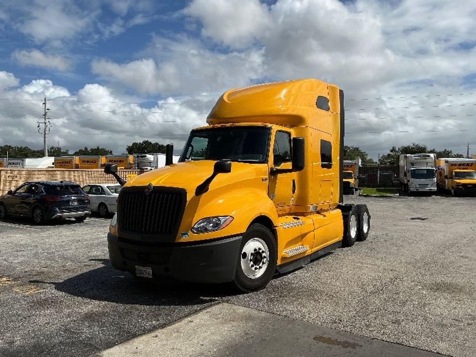 Sleeper Tractor-Heavy Duty Tractors-International-2022-LT625-Orlando-FL-352,782\n\t\tmiles-$ 65,500 - Image 3