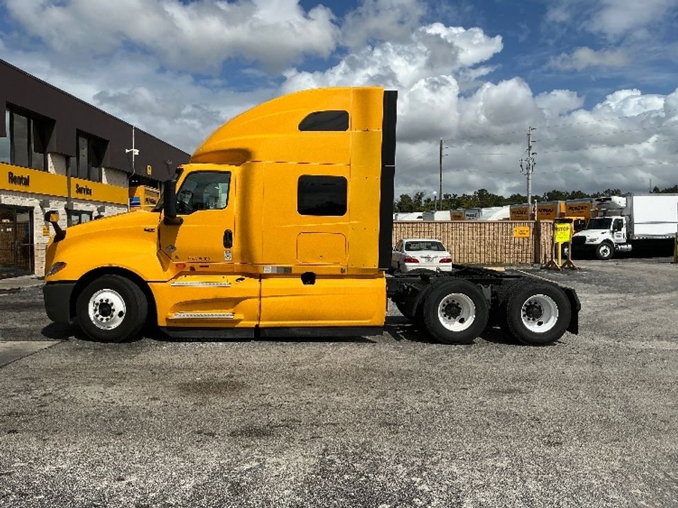 Sleeper Tractor-Heavy Duty Tractors-International-2022-LT625-Orlando-FL-352,782\n\t\tmiles-$ 65,500 - Image 4