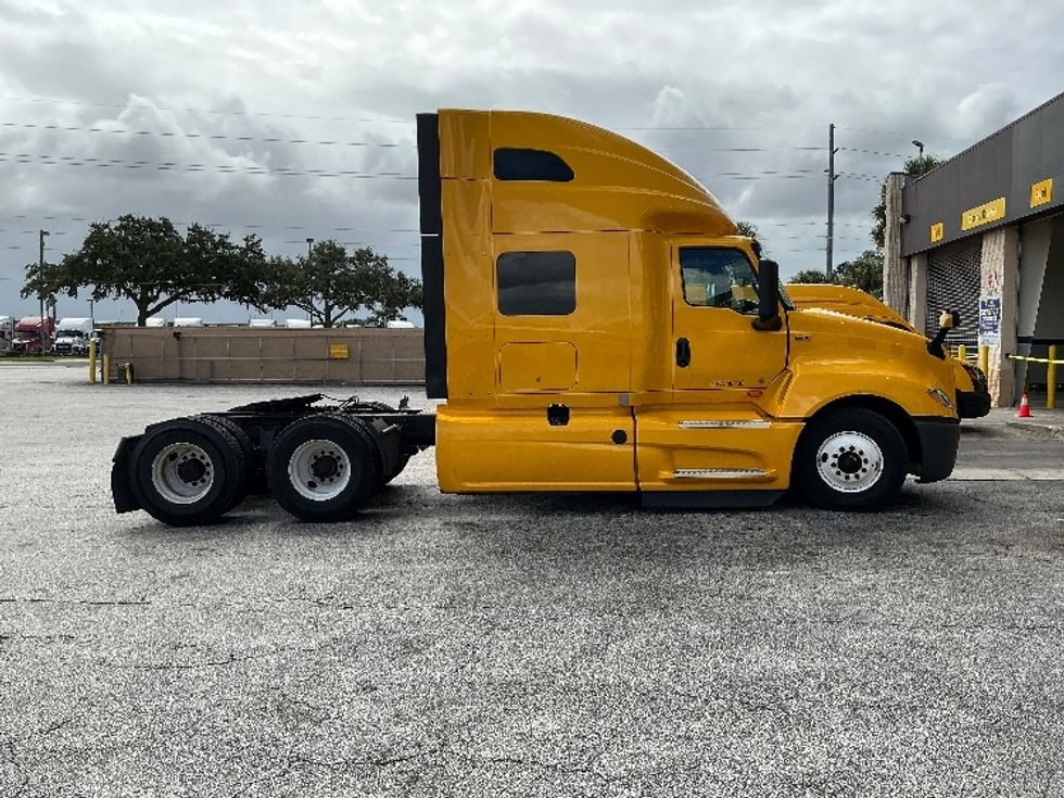 Sleeper Tractor-Heavy Duty Tractors-International-2022-LT625-Orlando-FL-352,782\n\t\tmiles-$ 65,500 - Image 8