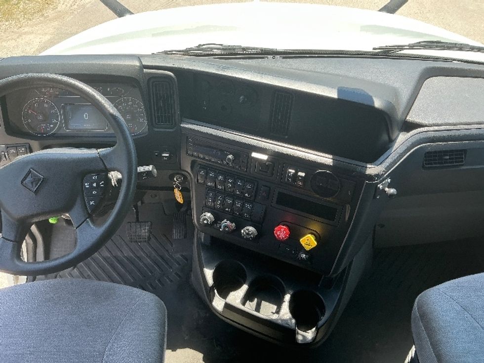 Sleeper Tractor-Heavy Duty Tractors-International-2022-LT625-Orlando-FL-602,478\n\t\tmiles-$ 53,500 - Image 12