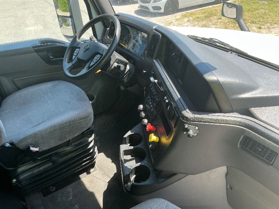 Sleeper Tractor-Heavy Duty Tractors-International-2022-LT625-Orlando-FL-602,478\n\t\tmiles-$ 53,500 - Image 15