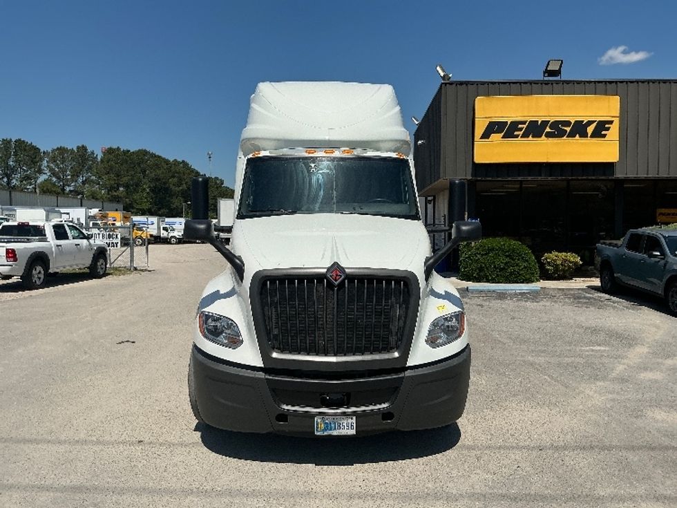 2022 International LT625 LT photo 2