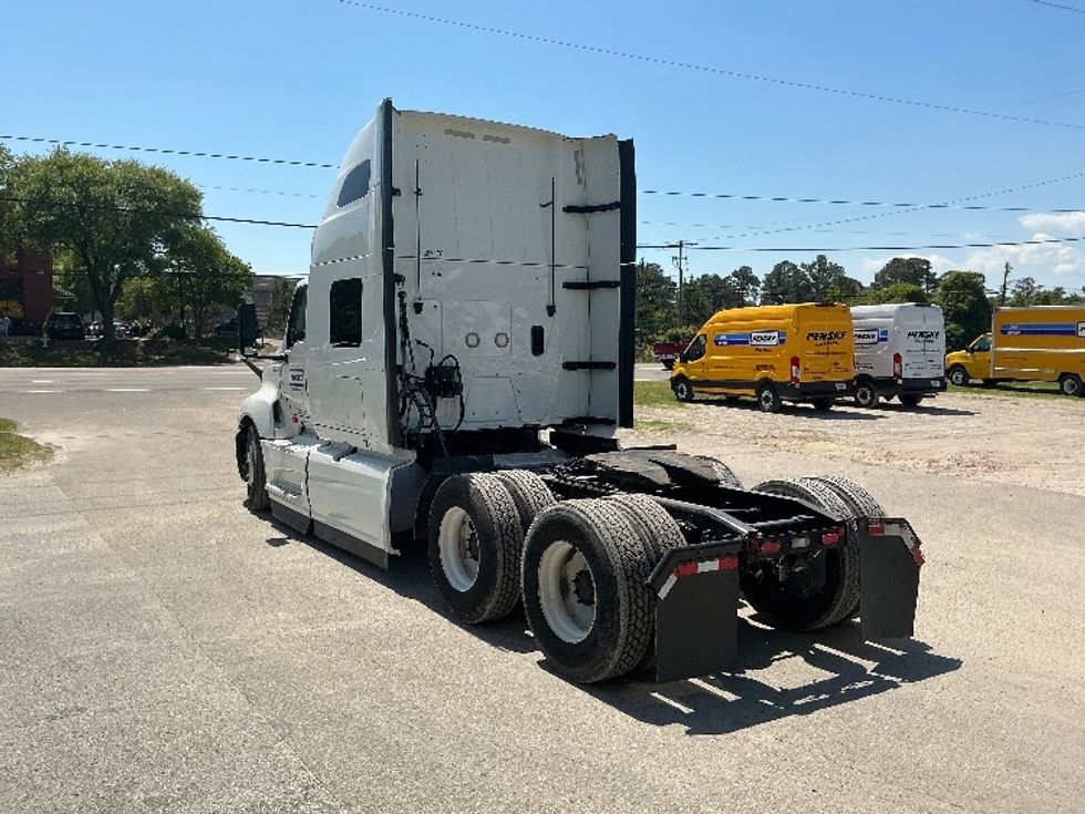 Sleeper Tractor-Heavy Duty Tractors-International-2022-LT625-Orlando-FL-602,478\n\t\tmiles-$ 53,500 - Image 5