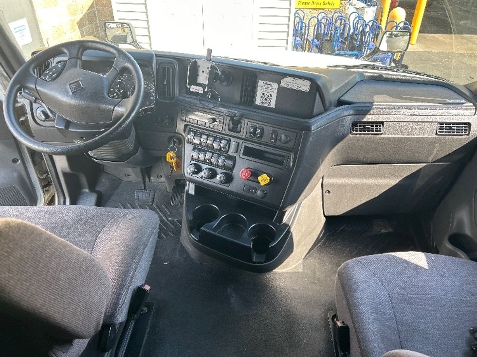 Sleeper Tractor-Heavy Duty Tractors-International-2022-LT625-Parsippany-NJ-643,534\n\t\tmiles-$ 49,250 - Image 12