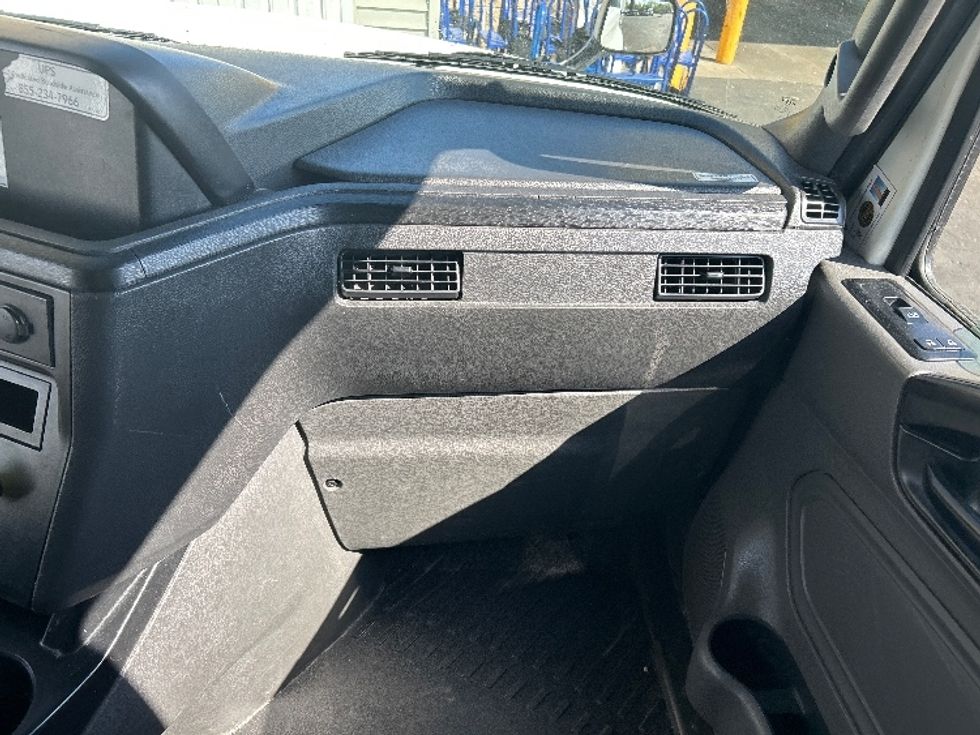 Sleeper Tractor-Heavy Duty Tractors-International-2022-LT625-Parsippany-NJ-643,534\n\t\tmiles-$ 49,250 - Image 14