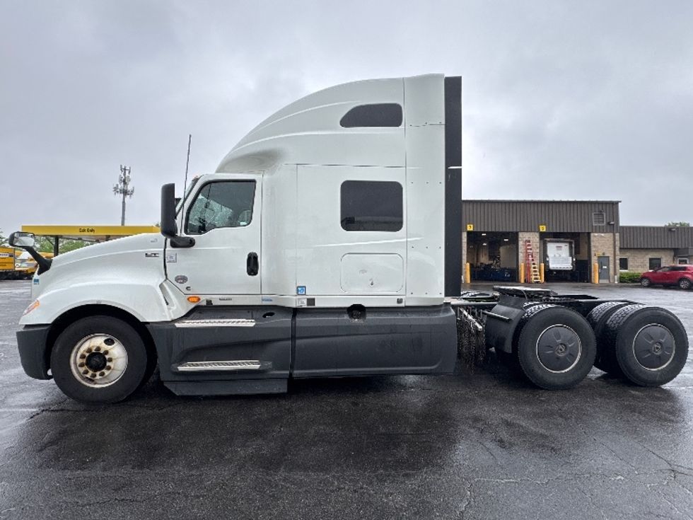 Sleeper Tractor-Heavy Duty Tractors-International-2022-LT625-Parsippany-NJ-643,534\n\t\tmiles-$ 49,250 - Image 4