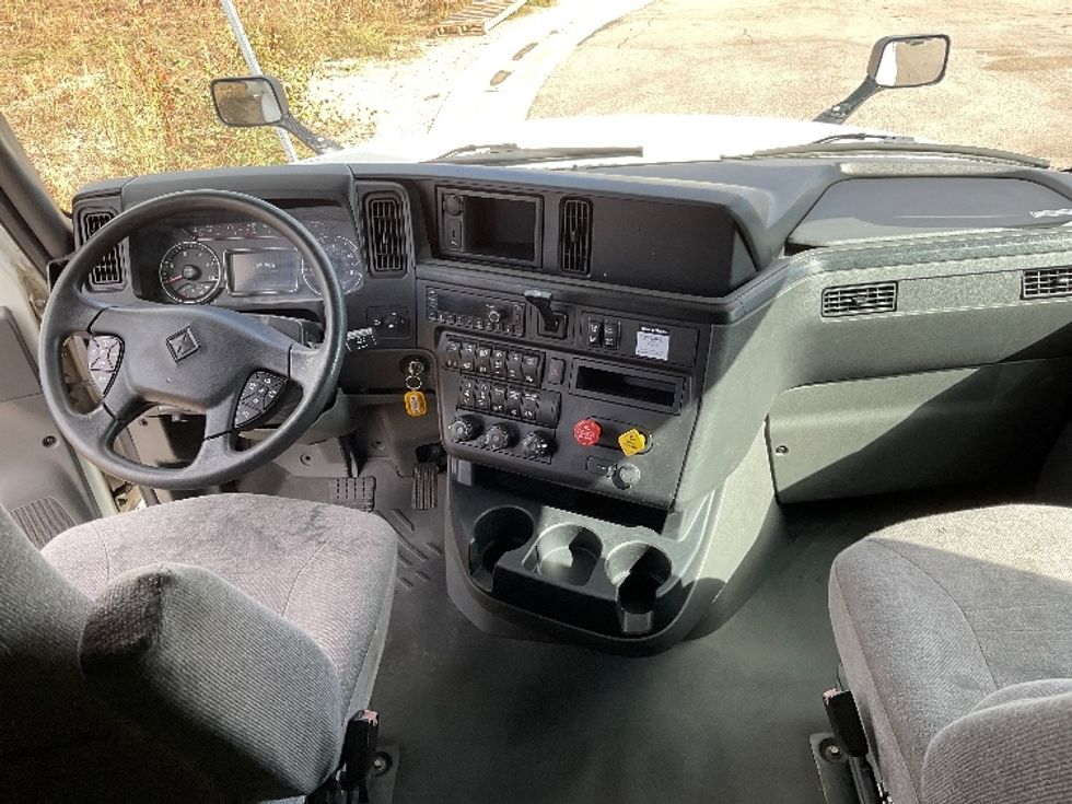 Sleeper Tractor-Heavy Duty Tractors-International-2022-LT625-Pasco-WA-385,995\n\t\tmiles-$ 73,750 - Image 11