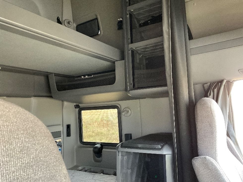 Sleeper Tractor-Heavy Duty Tractors-International-2022-LT625-Pasco-WA-385,995\n\t\tmiles-$ 73,750 - Image 17