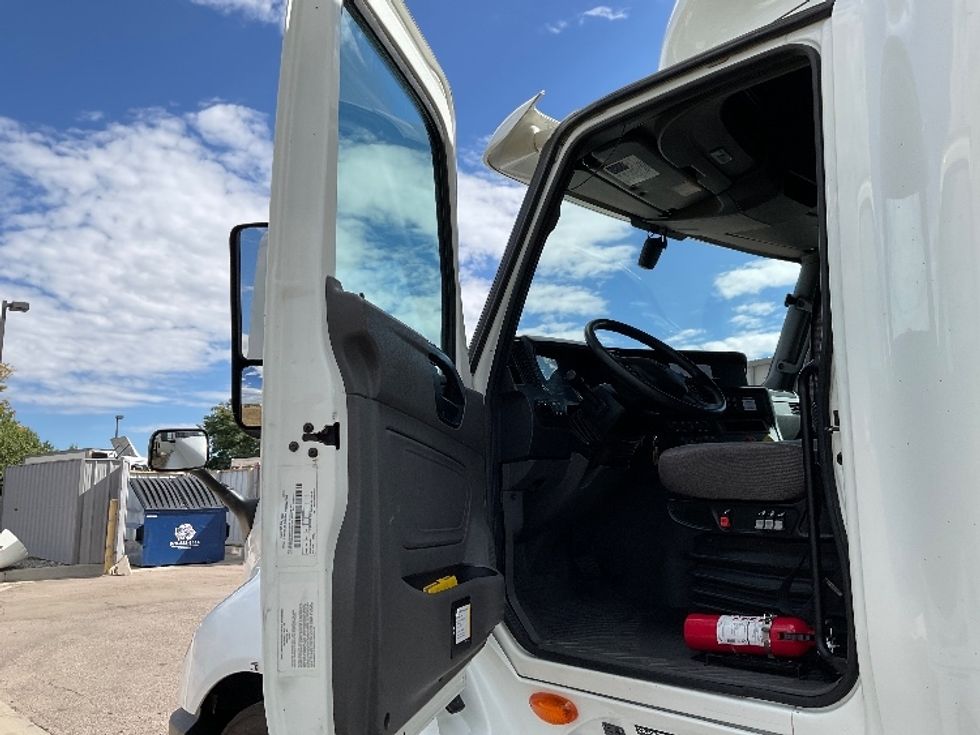 Sleeper Tractor-Heavy Duty Tractors-International-2022-LT625-Pasco-WA-385,995\n\t\tmiles-$ 73,750 - Image 9