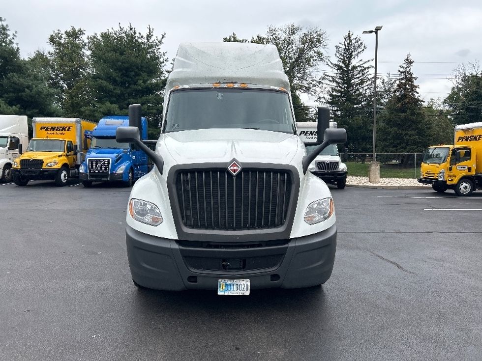 2022 International LT625 LT photo 2