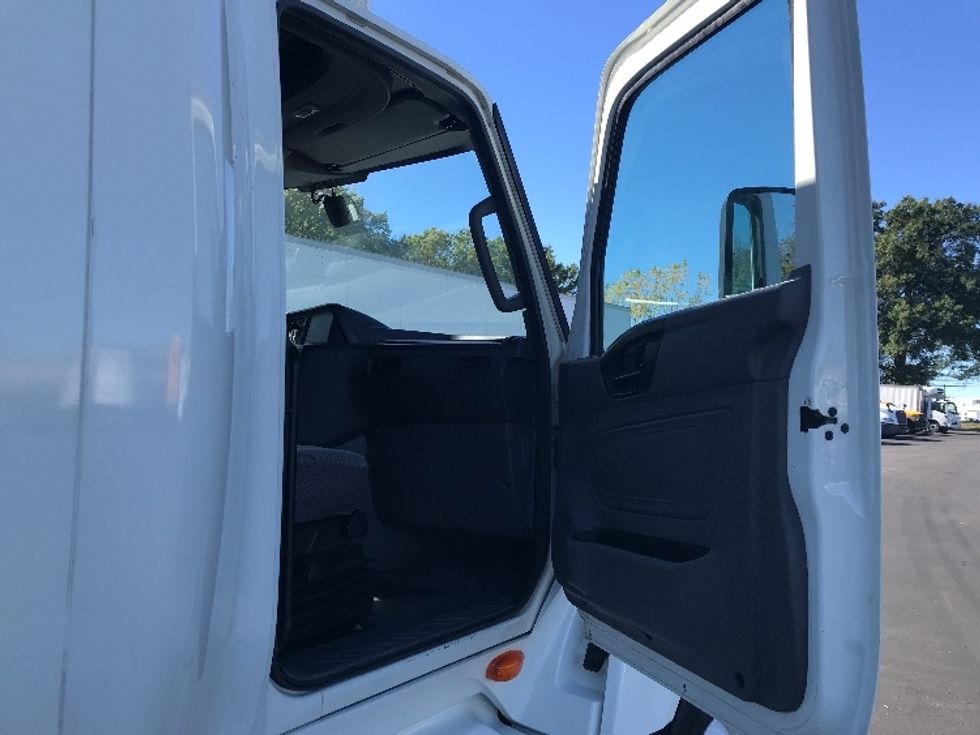 Sleeper Tractor-Heavy Duty Tractors-International-2022-LT625-Pennsauken-NJ-646,525\n\t\tmiles-$ 38,250 - Image 13