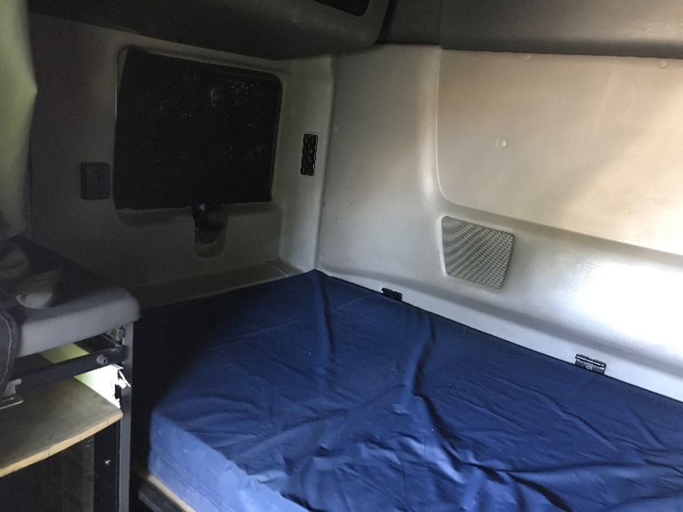 Sleeper Tractor-Heavy Duty Tractors-International-2022-LT625-Pennsauken-NJ-646,525\n\t\tmiles-$ 38,250 - Image 19