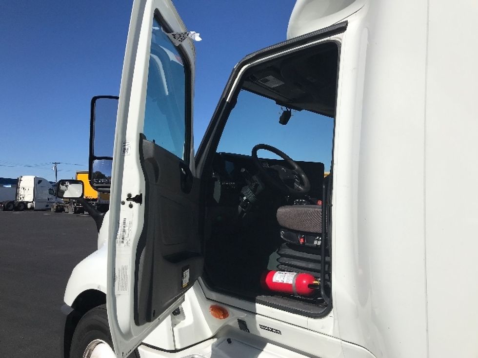 Sleeper Tractor-Heavy Duty Tractors-International-2022-LT625-Pennsauken-NJ-646,525\n\t\tmiles-$ 38,250 - Image 9