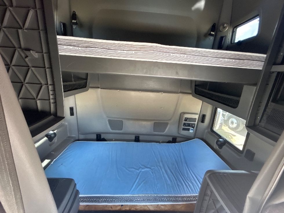 Sleeper Tractor-Heavy Duty Tractors-International-2022-LT625-Pensacola-FL-321,542\n\t\tmiles-$ 70,000 - Image 16