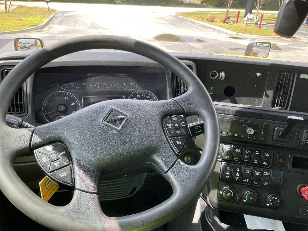 Sleeper Tractor-Heavy Duty Tractors-International-2022-LT625-Pensacola-FL-586,504\n\t\tmiles-$ 40,500 - Image 11