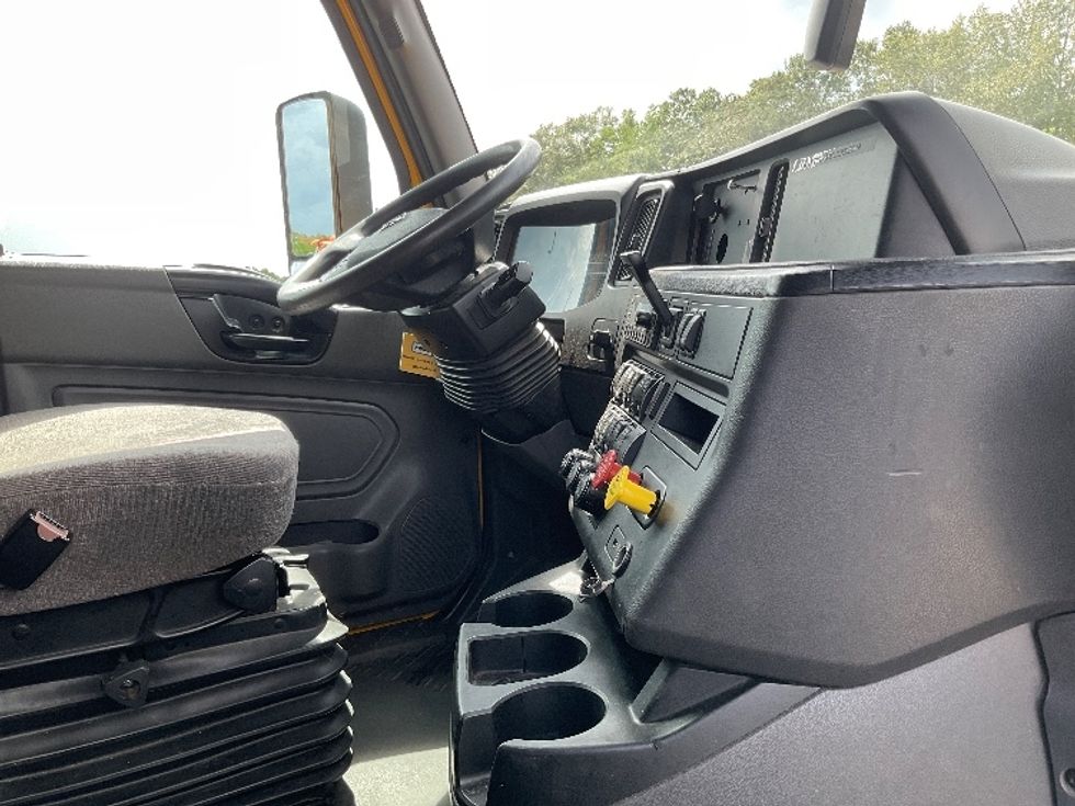 Sleeper Tractor-Heavy Duty Tractors-International-2022-LT625-Pensacola-FL-586,504\n\t\tmiles-$ 40,500 - Image 14