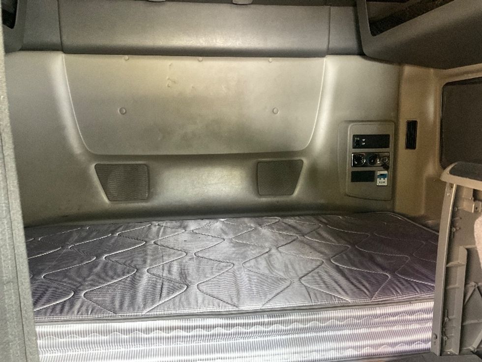 Sleeper Tractor-Heavy Duty Tractors-International-2022-LT625-Pensacola-FL-586,504\n\t\tmiles-$ 40,500 - Image 15