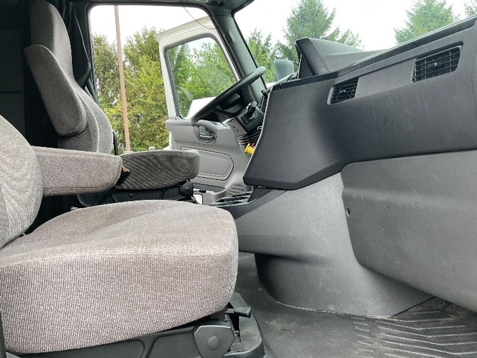 Sleeper Tractor-Heavy Duty Tractors-International-2022-LT625-Perrysburg-OH-515,743\n\t\tmiles-$ 52,250 - Image 15
