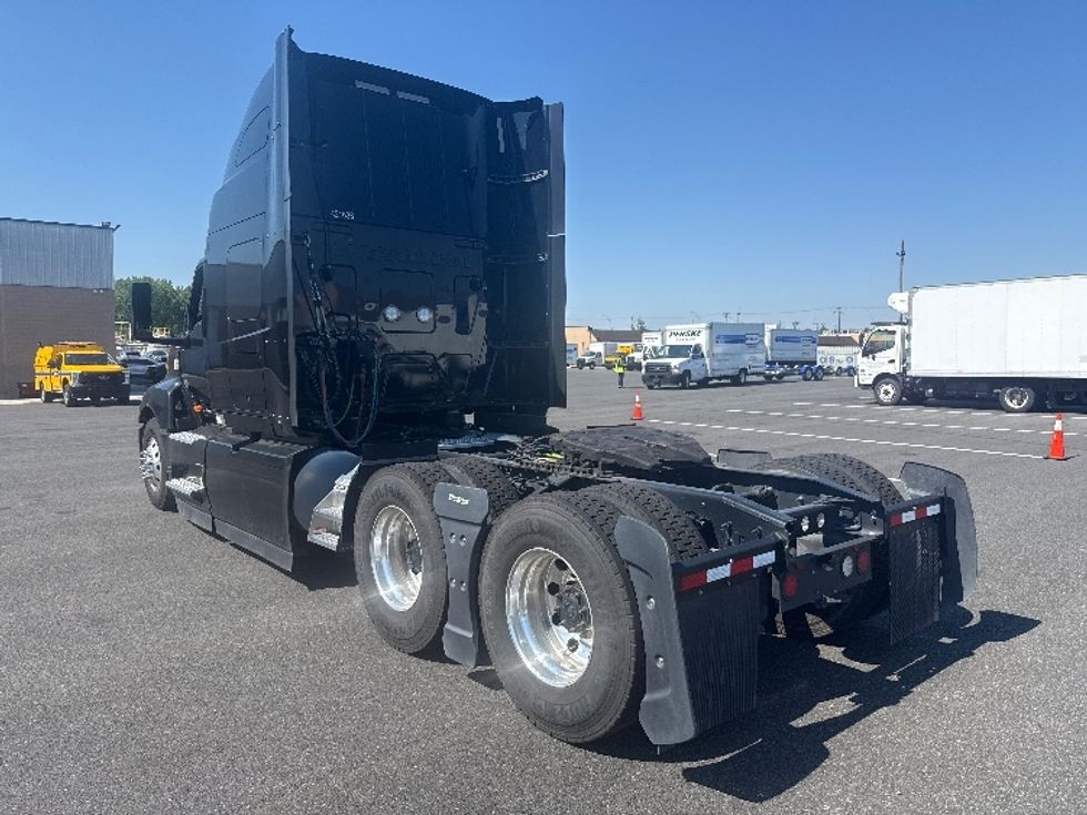 Sleeper Tractor-Heavy Duty Tractors-International-2022-LT625-Philadelphia-PA-75,993\n\t\tmiles-$ 92,750 - Image 5