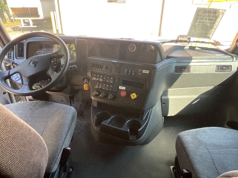 Sleeper Tractor-Heavy Duty Tractors-International-2022-LT625-Phoenix-AZ-421,393\n\t\tmiles-$ 67,750 - Image 12