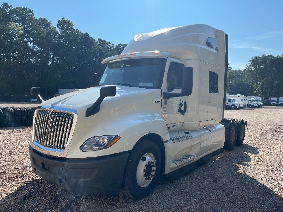 Sleeper Tractor-Heavy Duty Tractors-International-2022-LT625-Phoenix-AZ-421,393\n\t\tmiles-$ 67,750 - Image 3